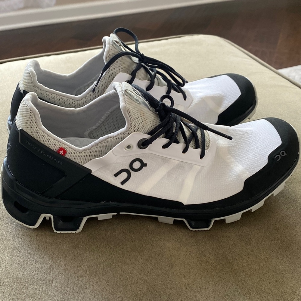 ON Cloudtec sneakers